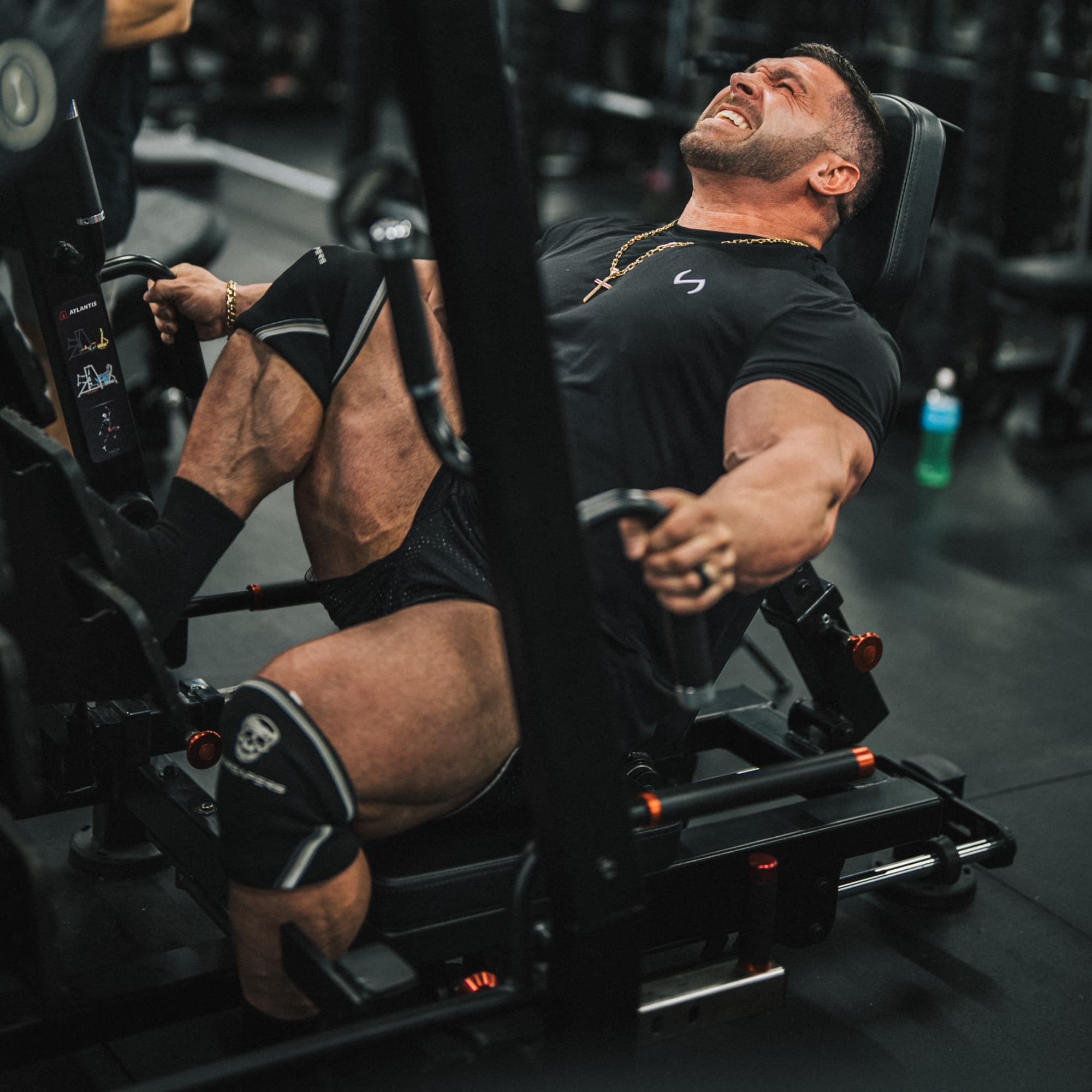 Gymreapers 7MM Knee Sleeves - Black/White